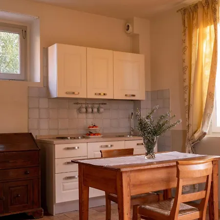 Studio-apartment Mit Sommerpool- Garten Und Aussicht By Interhome Apartman Pesaro