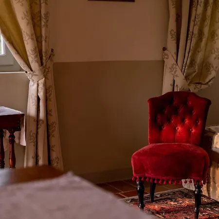 Studio-apartment Mit Sommerpool- Garten Und Aussicht By Interhome Пезаро