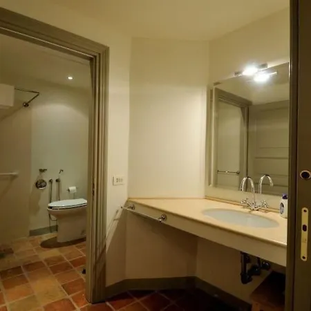 Studio-apartment Mit Sommerpool- Garten Und Aussicht By Interhome Пезаро