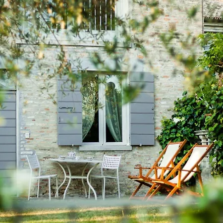 Studio-apartment Mit Sommerpool- Garten Und Aussicht By Interhome Апартаменты Пезаро