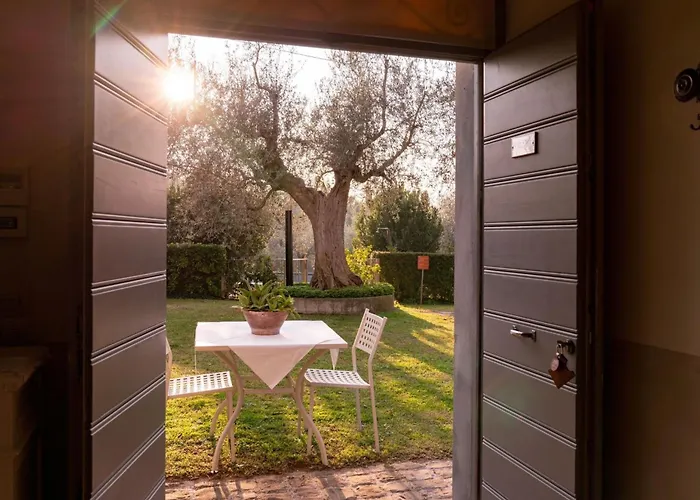 Studio-apartment Mit Sommerpool- Garten Und Aussicht By Interhome شقة