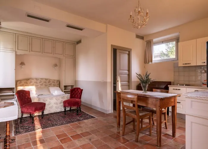 Studio-apartment Mit Sommerpool- Garten Und Aussicht By Interhome