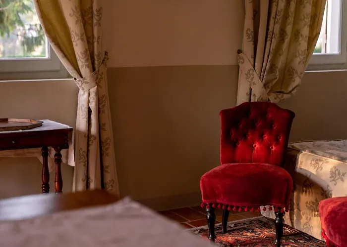 Studio-apartment Mit Sommerpool- Garten Und Aussicht By Interhome بيزارو