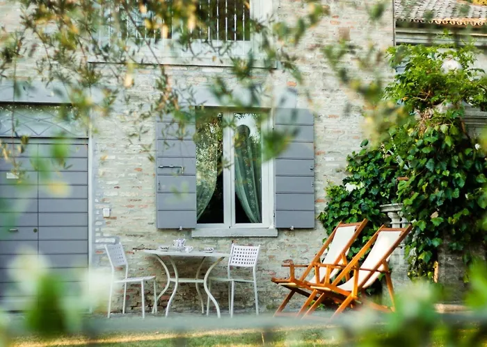 Studio-apartment Mit Sommerpool- Garten Und Aussicht By Interhome Апартаменты Пезаро