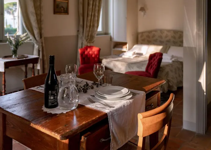 Апартаменты Studio-apartment Mit Sommerpool- Garten Und Aussicht By Interhome *