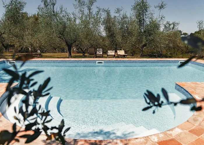 Studio-apartment Mit Sommerpool- Garten Und Aussicht By Interhome Пезаро