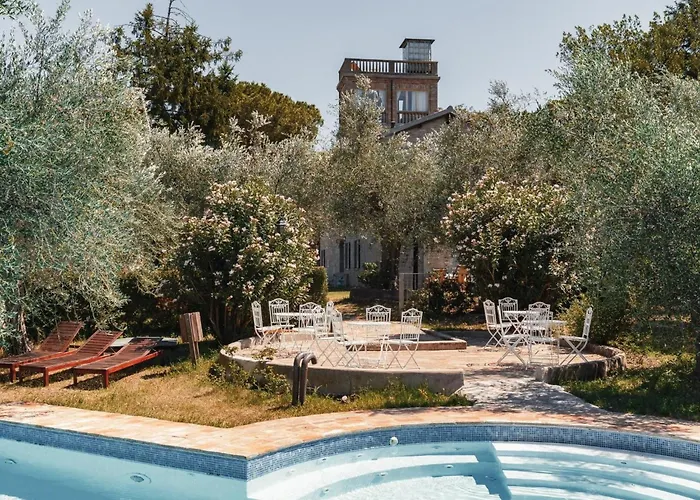 Studio-apartment Mit Sommerpool- Garten Und Aussicht By Interhome Апартаменты Пезаро