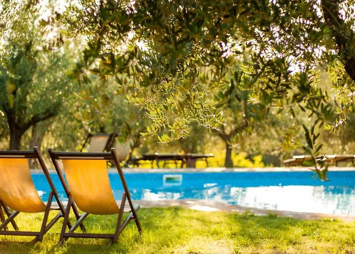 Studio-apartment Mit Sommerpool- Garten Und Aussicht By Interhome *