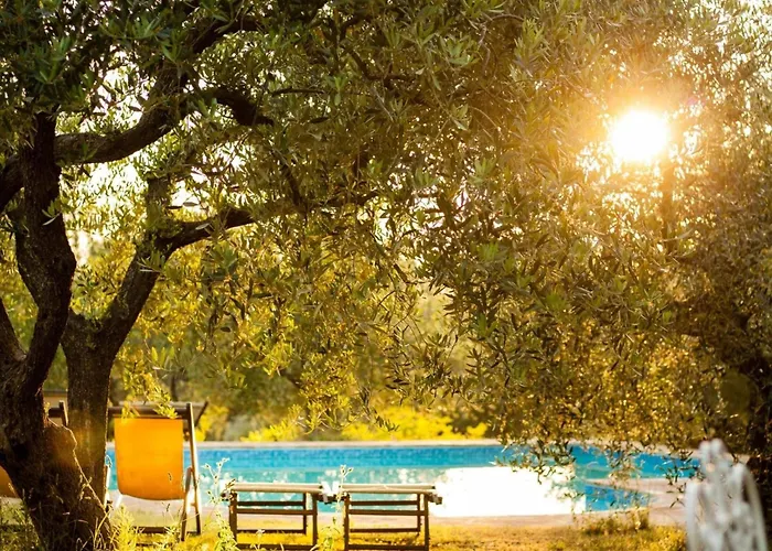 Studio-apartment Mit Sommerpool- Garten Und Aussicht By Interhome